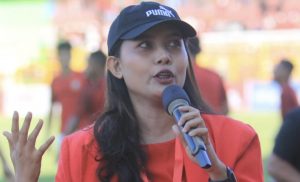 Curhat MC PSM Makassar Saat Diminta Untuk Berjalan Kaki Oleh Petugas, Padahal Sedang Hamil